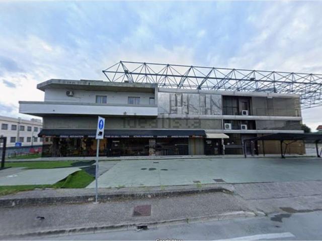 Locale Commerciale in affitto a Città Sant'angelo, Abruzzo