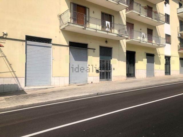 Locale Commerciale in affitto a Calvi, Baronissi