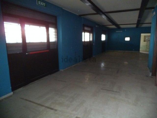 Locale Commerciale in affitto a Puglia, Bari