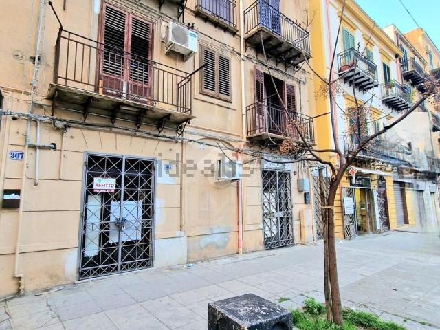 Locale Commerciale in affitto a IV Circoscrizione, Palermo