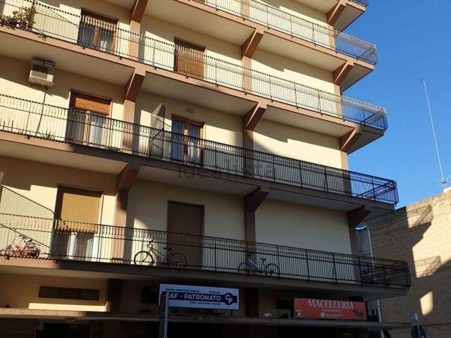 Locale Commerciale in affitto a Puglia, Bari