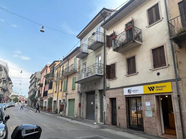 Locale Commerciale in affitto a Centro storico, Brenzone