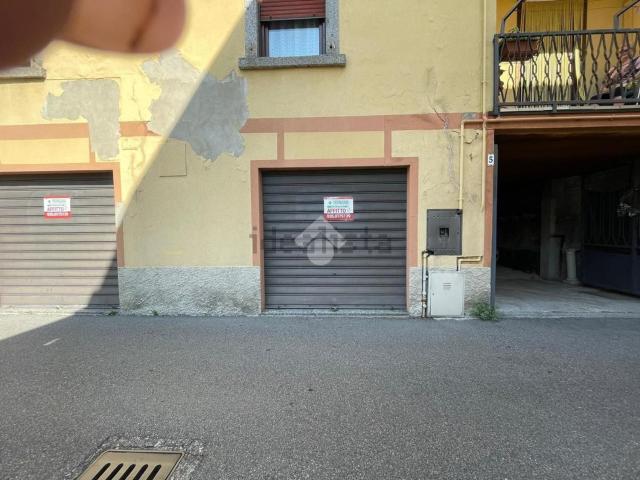 Locale Commerciale in affitto a Comunità montana della valle Camonica, Bienno