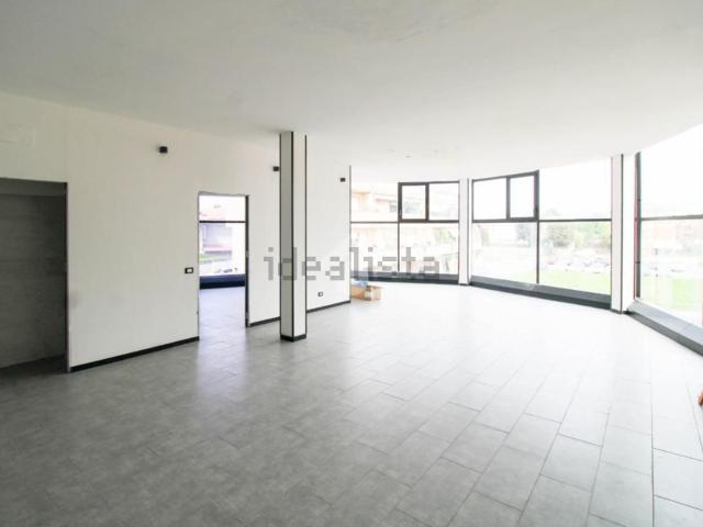 Locale Commerciale in affitto a Ospitaletto, Lombardia
