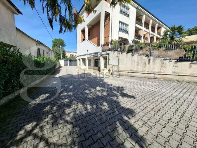 Locale Commerciale in affitto a Atina Inferiore - Ponte Melfa, Atina