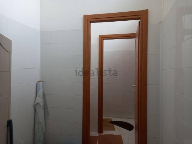 Locale Commerciale in affitto a Sant'anastasia, Campania