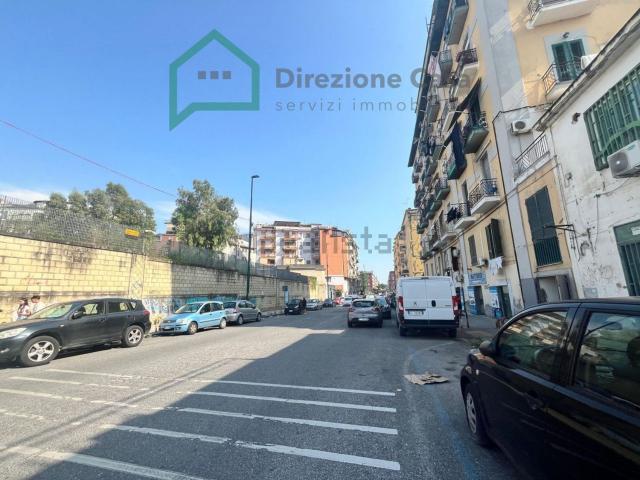 Locale Commerciale in affitto a Municipalità 4, Arenaccia