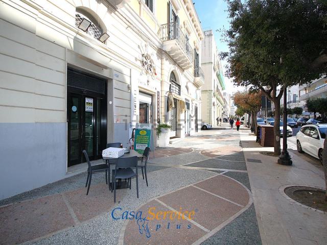 Locale Commerciale in affitto a Puglia, Lecce