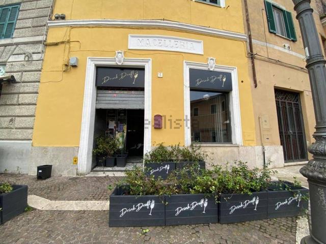 Locale Commerciale in affitto a Roma Capitale, Lazio