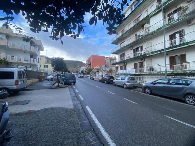 Locale Commerciale in affitto a Cigliano, Pozzuoli