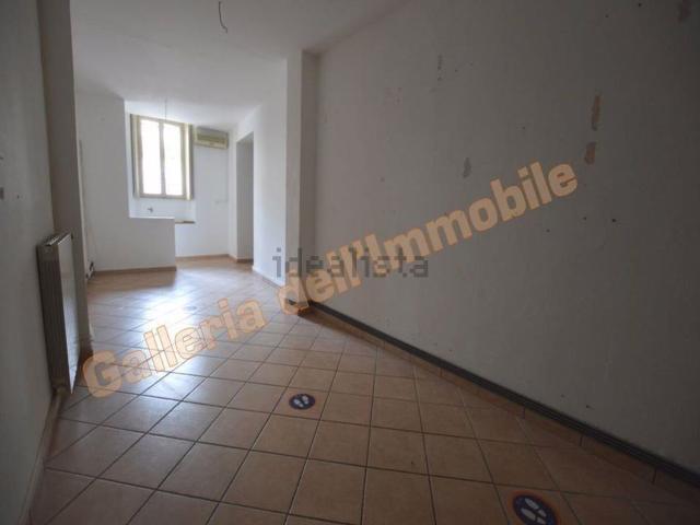 Locale Commerciale in affitto a Abbiategrasso, Lombardia