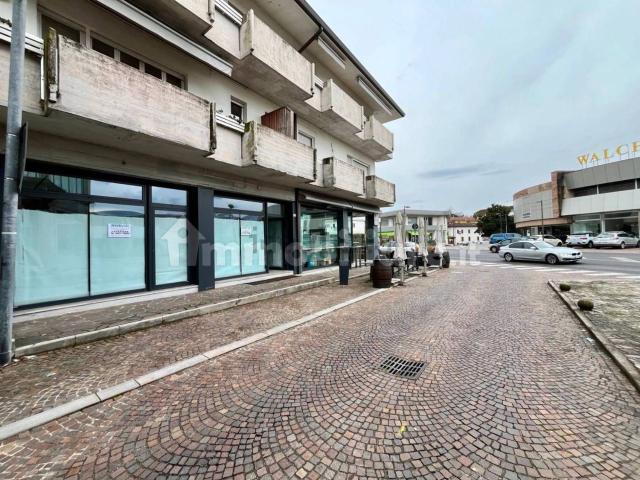 Locale Commerciale in affitto a Tricesimo, Friuli-Venezia Giulia