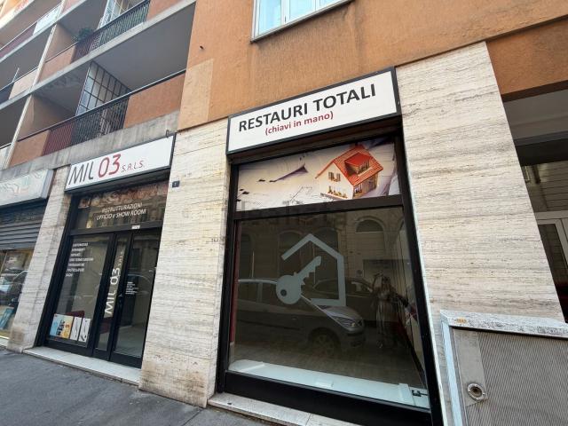 Locale Commerciale in affitto a Barriera Vecchia, Trieste