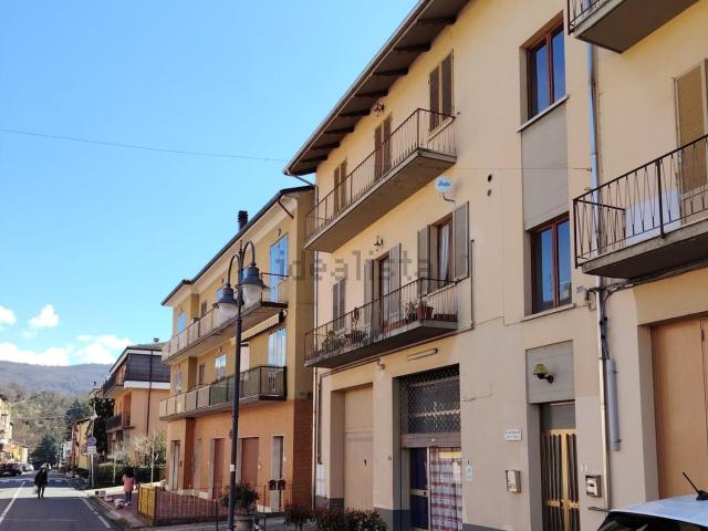 Locale Commerciale in affitto a Unione dell'Appennino Bolognese, Castiglione Dei Pepoli