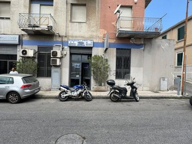 Locale Commerciale in affitto a III Circoscrizione, Messina