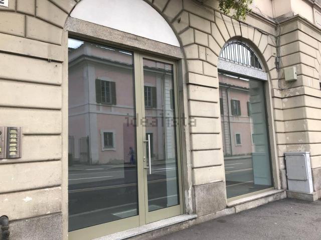 Locale Commerciale in affitto a Biumo Superiore, Varese