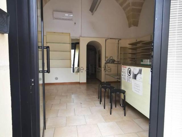 Locale Commerciale in affitto a Puglia, Lecce
