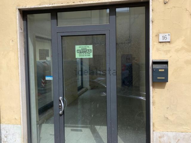 Locale Commerciale in affitto a Vetrivecchi, San Giovanni Valdarno