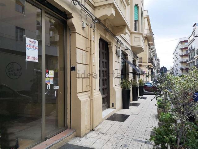 Locale Commerciale in affitto a IV Circoscrizione, Messina