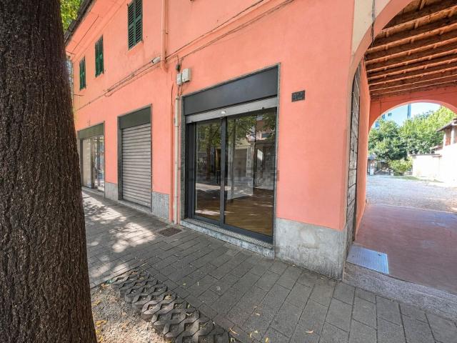 Locale Commerciale in affitto a Zona Omogenea Milano Nord, Cusano Milanino