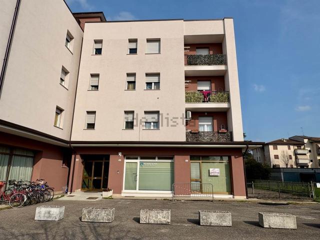 Locale Commerciale in affitto a Nogara, Veneto