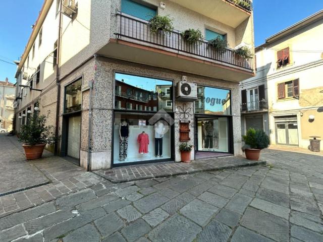 Locale Commerciale in affitto a Unione di comuni Montana Lunigiana, Aulla