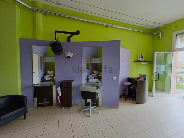 Locale Commerciale in affitto a Padova, Veneto