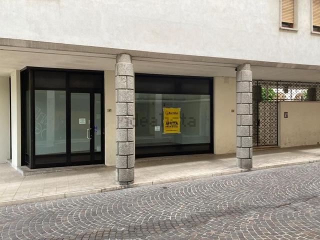 Locale Commerciale in affitto a San Gregorio, Pordenone