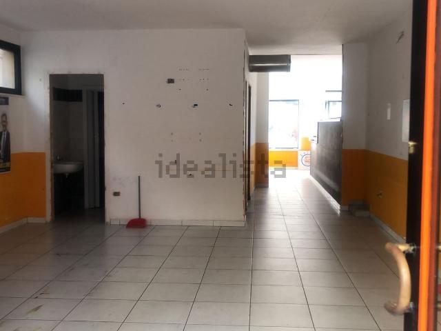 Locale Commerciale in affitto a Agropoli, Campania