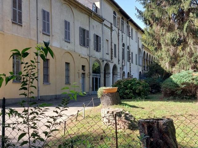 Locale Commerciale in affitto a Piemonte, Asti