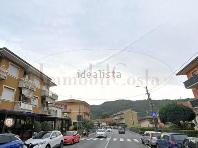 Locale Commerciale in affitto a Carasco, Liguria