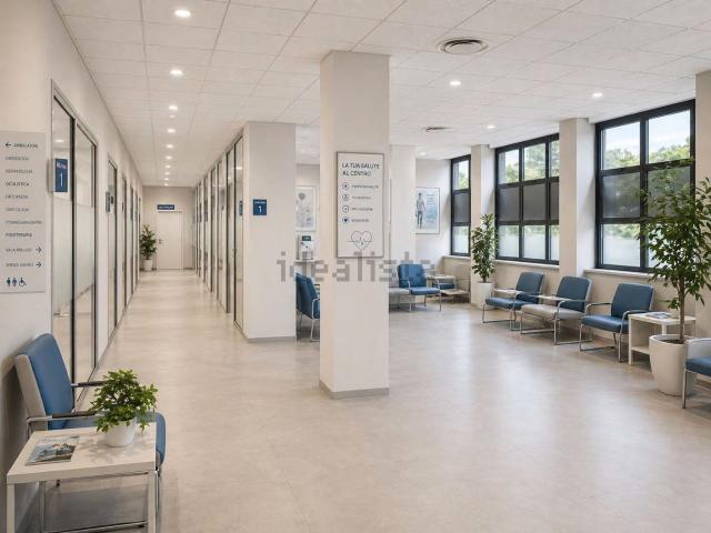 Locale Commerciale in affitto a Borgo Dolomiti, Adria