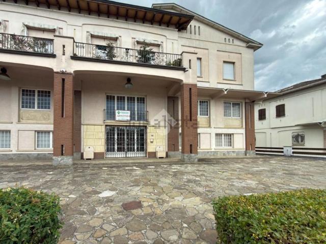 Locale Commerciale in affitto a Podenzano, Reggio Emilia