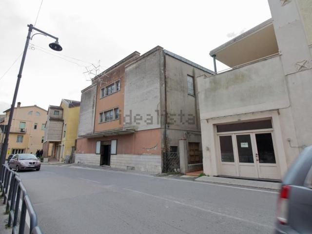 Locale Commerciale in affitto a Archileggi, Amelia