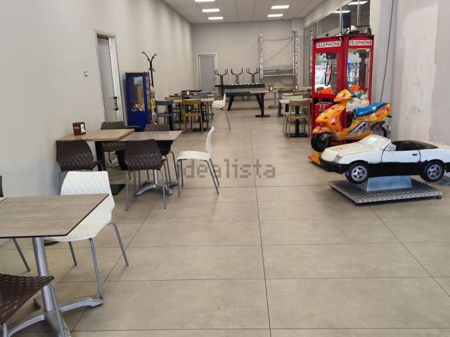 Locale Commerciale in affitto a Gerbone, Olgiate Olona