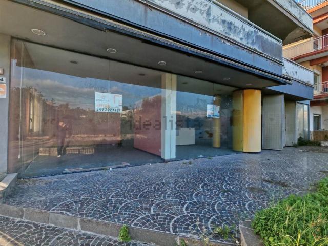 Locale Commerciale in affitto a Villaggio Peruzzo, Agrigento