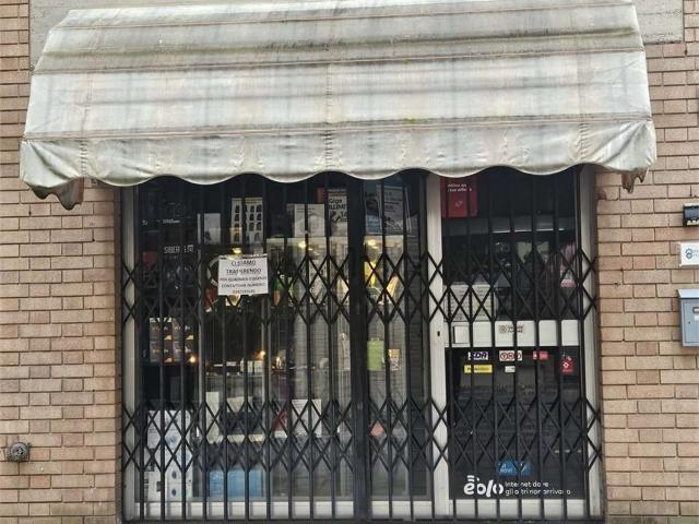 Locale Commerciale in affitto a Colline Matildiche, Re