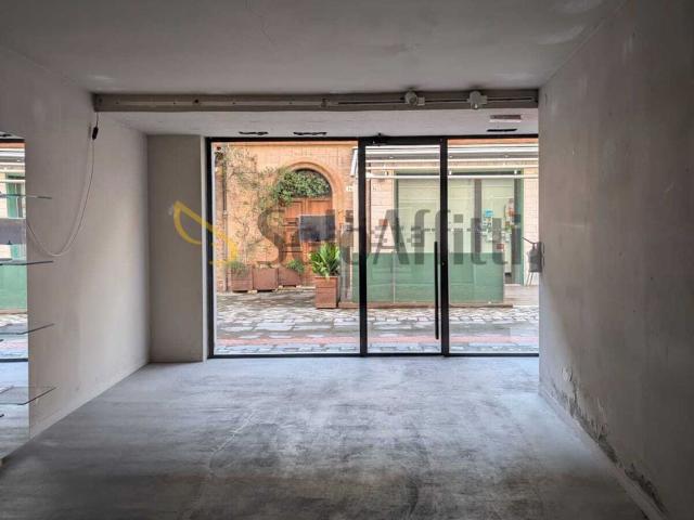 Locale Commerciale in affitto a Unione di comuni Valmarecchia, Santarcangelo Di