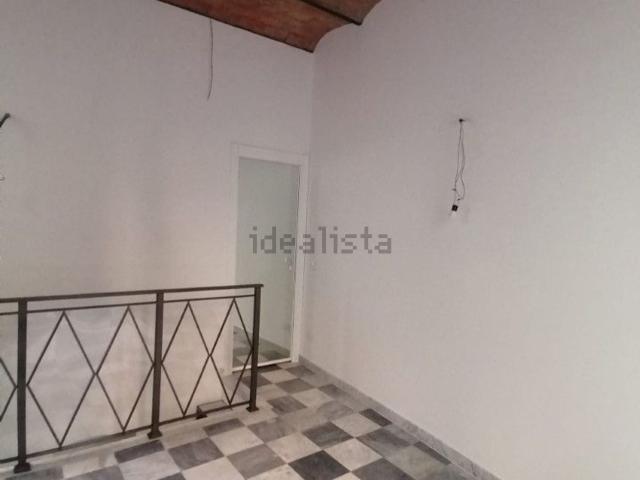 Locale Commerciale in affitto a Fabbrica, Carrara