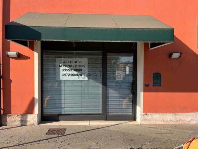 Locale Commerciale in affitto a Albignasego, Veneto