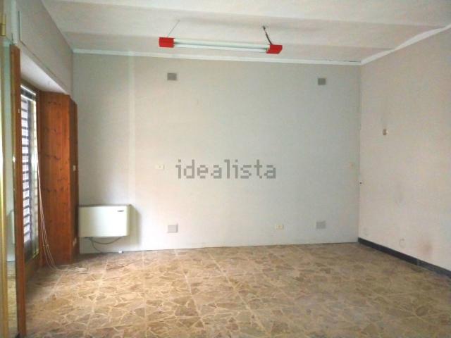 Locale Commerciale in affitto a Piemonte, Alessandria