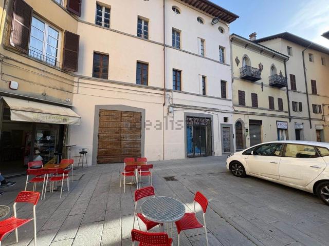 Locale Commerciale in affitto a San Leo Bastia, Umbria