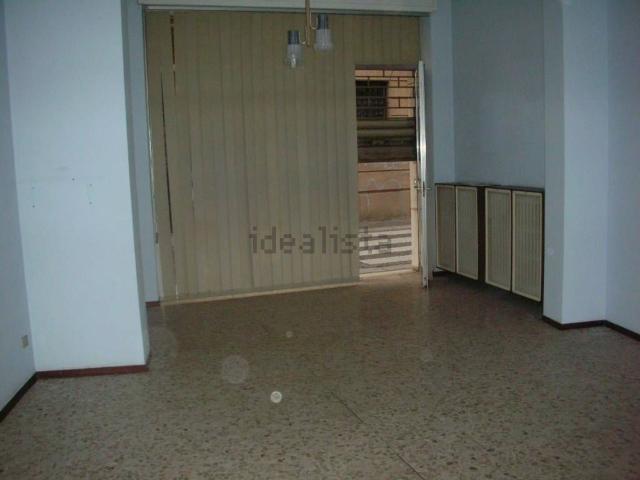 Locale Commerciale in affitto a Voghera, Lombardia