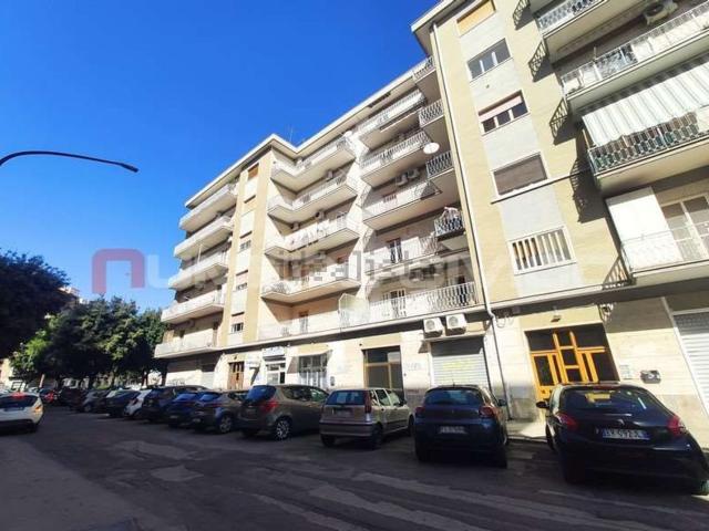 Locale Commerciale in affitto a Puglia, Foggia