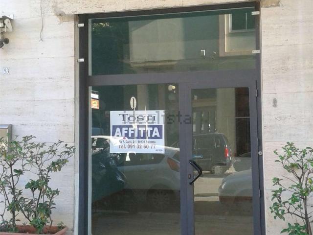 Locale Commerciale in affitto a VIII Circoscrizione, Palermo