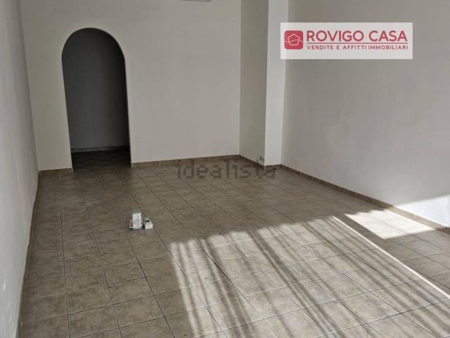 Locale Commerciale in affitto a San Pio X, Rovigo