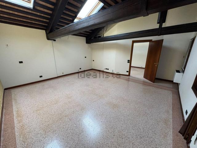 Locale Commerciale in affitto a San Marco, Camposampiero
