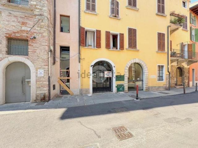 Locale Commerciale in affitto a Zona Centro, Brescia