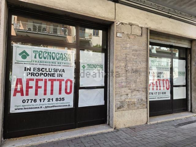 Locale Commerciale in affitto a San Silvestro, Cassino