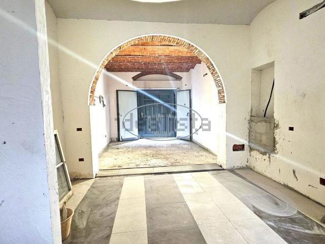 Locale Commerciale in affitto a Figline e Incisa Valdarno, Figline Valdarno